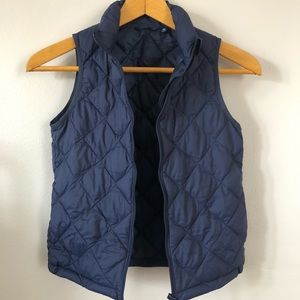 Uniqlo Girl’s quilted vest size 11 navy